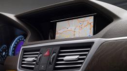 Mercedes Klasa E W212 - konsola środkowa