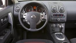 Nissan Rogue - pełny panel przedni