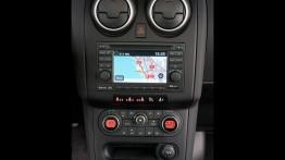 Nissan Qashqai + 2 2010 - konsola środkowa