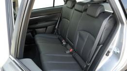 Subaru Legacy Kombi 2010 - tylna kanapa