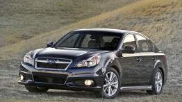 Subaru Legacy 2013 - widok z przodu