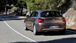 BMW serii 1 F20 - wersja 3-drzwiowa - widok z tyłu