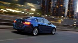 Buick Verano Turbo - widok z tyłu