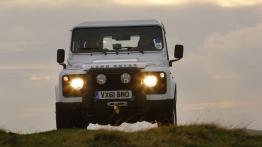 Land Rover Defender 2012 - widok z przodu