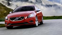 Volvo S60 R-Design - widok z przodu