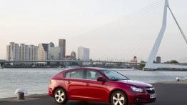 Chevrolet Cruze hatchback 2.0D - prawy bok