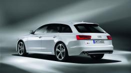 Audi S6 Avant 2012 - widok z tyłu