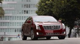 Cadillac XTS - widok z przodu