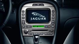 Jaguar X-Type 2007 - konsola środkowa