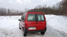Peugeot Partner 2.0 HDi 190 C - tył - reflektory wyłączone