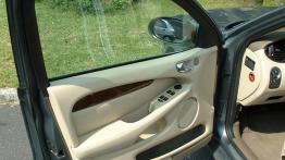 Jaguar X-Type Sportwagon 2.0D - galeria redakcyjna - drzwi kierowcy od wewnątrz