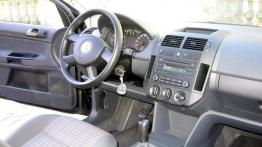 Volkswagen Polo 1.4 (75 KM) Trendline - galeria redakcyjna - kokpit