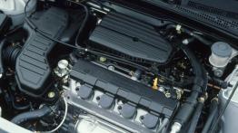 Honda Civic VII - maska otwarta