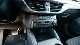 Ford Focus MkIV - konsola ¶rodkowa