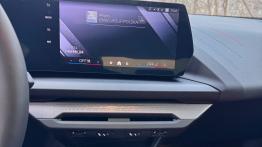 BMW seria 2 Gran Coupe 223 xDrive  - ekran systemu multimedialnego
