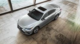 Nowy Lexus ES dotrze do Europy