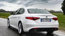 Giulia dostępna z nowymi wersjami silnikowymi