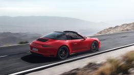 Porsche 911 GTS mocniejsze i z turbo