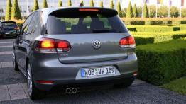 Z klekotem, ale szybko