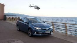 Wakacje z hybrydą - Toyota Auris