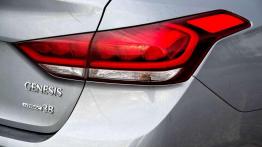 Hyundai Genesis 3.8 HTRAC vs. Lancia Thema 3.6 AWD - nie tylko Niemcy