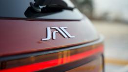 Porównanie: JAC JS8 Pro 1.5 T-GDI DCT vs Chery Tiggo 8 1.6 T-GDI DCT Prestige. Sprawdzam 7-osobowe chińskie SUV-y