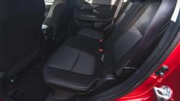 Mitsubishi Outlander 2.0 4WD CVT - galeria redakcyjna - tylna kanapa