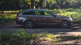 Skoda Octavia L&K - galeria redakcyjna - prawy bok