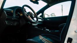 Nissan Leaf II - galeria redakcyjna - widok ogólny wnętrza z przodu