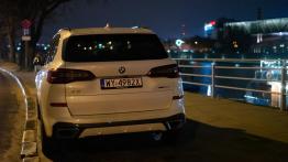 BMW X5 30d 265 KM - galeria redakcyjna - widok z tyłu