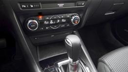 Mazda 3 III Sedan 2.0 120KM - galeria redakcyjna - panel sterowania wentylacją i nawiewem