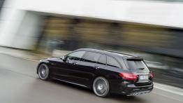 Mercedes klasy C 450 AMG 4MATIC kombi (2016) - widok z tyłu