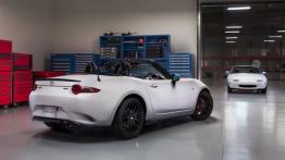 Mazda MX-5 IV accessories design concept (2015) - widok z tyłu