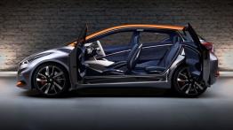 Nissan Sway Concept (2015) - lewy bok - drzwi otwarte
