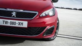 Peugeot 308 II Hatchback GTi (2016) - lewy przedni reflektor - włączony