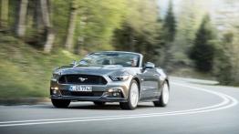 Ford Mustang VI Cabrio GT (2015) - wersja europejska - widok z przodu