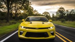 Chevrolet Camaro SS (2016) - widok z przodu