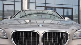 BMW Seria 7 F01 Sedan Facelifting 740d 313KM - galeria redakcyjna - grill