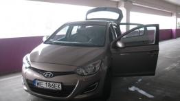 Hyundai i20 Hatchback 5d Facelifting 1.2 DOHC 85KM - galeria redakcyjna - widok z przodu