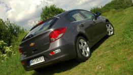 Chevrolet Cruze Hatchback 5d 1.8 16V DOHC 141KM - galeria redakcyjna - widok z tyłu