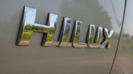 Toyota Hilux VII Podwójna kabina Facelifting 3.0 D-4D 171KM - galeria redakcyjna 2 - emblemat boczny