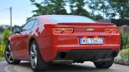 Chevrolet Camaro V Coupe 6.2L V8 405KM - galeria redakcyjna - widok z tyłu