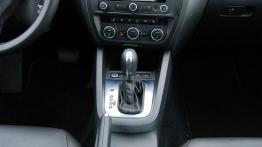 Volkswagen Jetta VI Sedan 1.4 TSI Hybrid 170KM - galeria redakcyjna - konsola środkowa