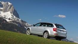 Skoda Octavia III Kombi 4x4 TSI (2013) - lewy bok