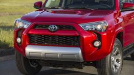 Toyota 4Runner V Facelifting (2014) - przód - inne ujęcie