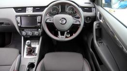 Skoda Octavia III RS - galeria redakcyjna - kokpit