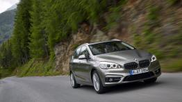 BMW 225i Active Tourer (2014) - widok z przodu
