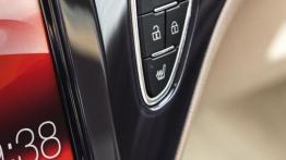 Opel Adam 1.4 LPG ecoFLEX (2013) - panel sterowania na konsoli środkowej