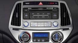 Hyundai i20 Hatchback 3d Facelifting - konsola środkowa