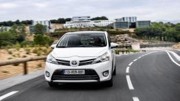 Toyota Verso Facelifting - widok z przodu